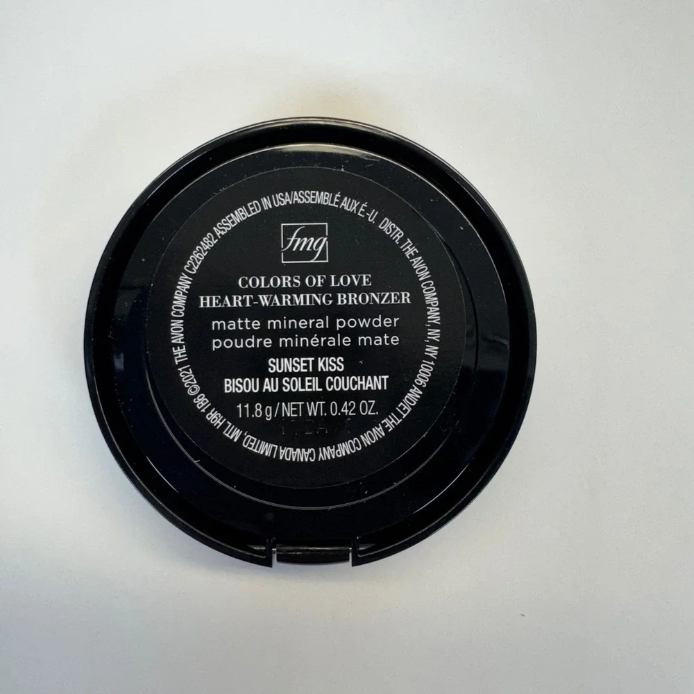 NIB AVON Bronzer *SUNSET KISS* 0.42oz Matte‎ Mineral Powder fmg Colors of Love